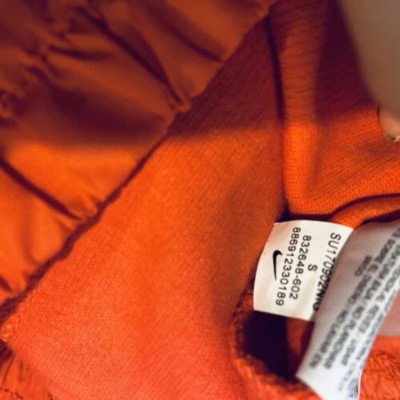 NEW Women's Small NIKE TECH PACK Drawstring Fleece Capri Pants Joggers Red 83264 - Picture 6 of 7